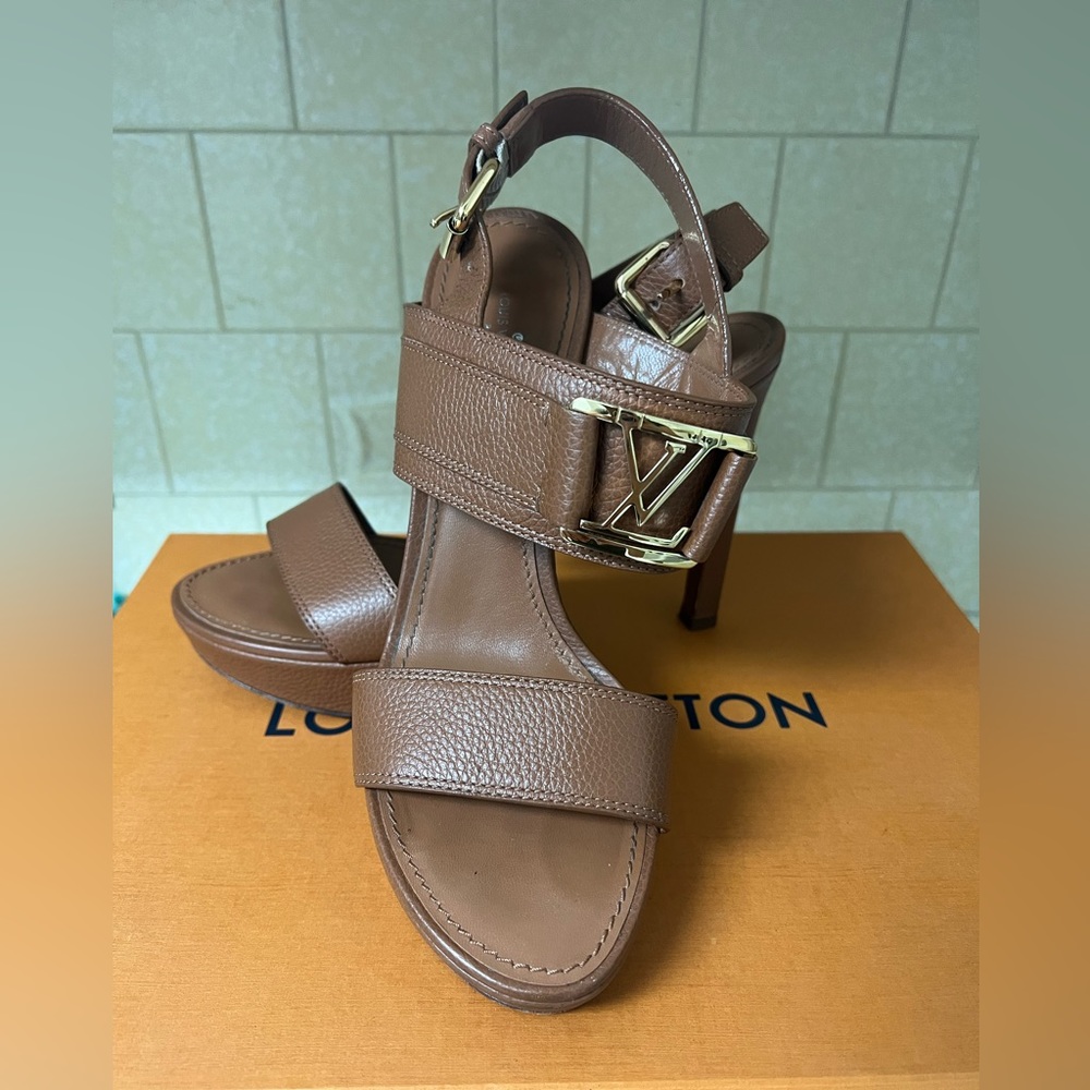 LOUIS VUITTON GOLD LV Logo Brown Leather Ankle Strap Sandals 38 1/2